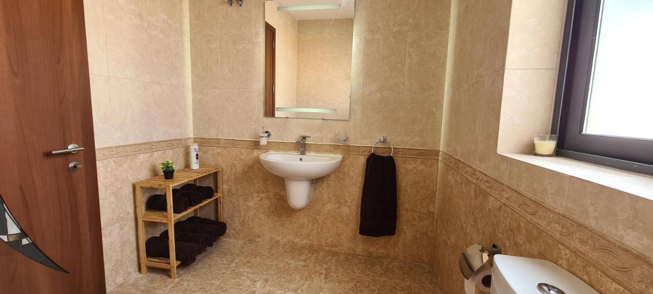 Large Apartment In Marsascala. Sleeps 6 Marsaskala Exterior foto