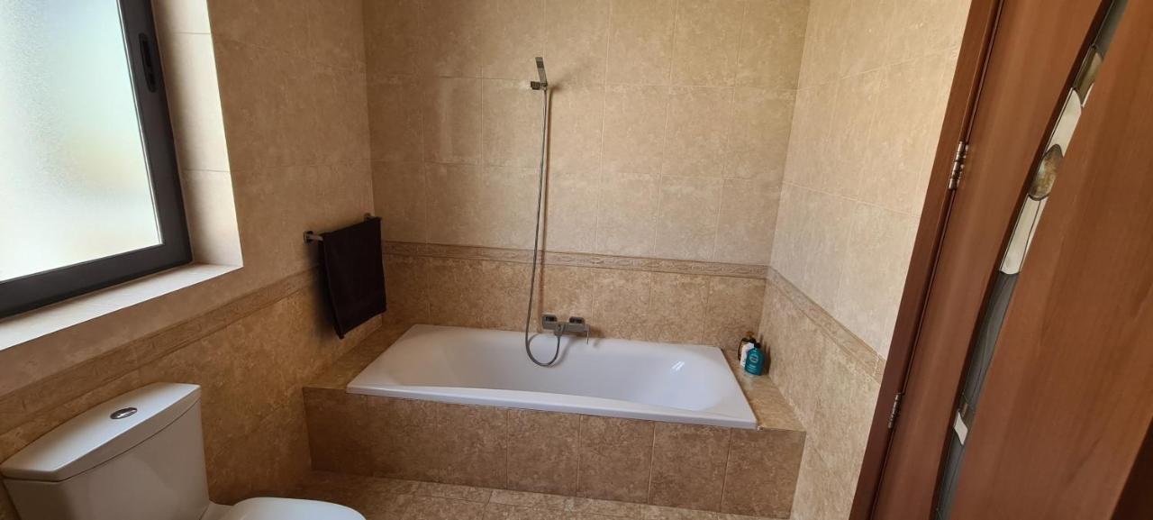 Large Apartment In Marsascala. Sleeps 6 Marsaskala Exterior foto