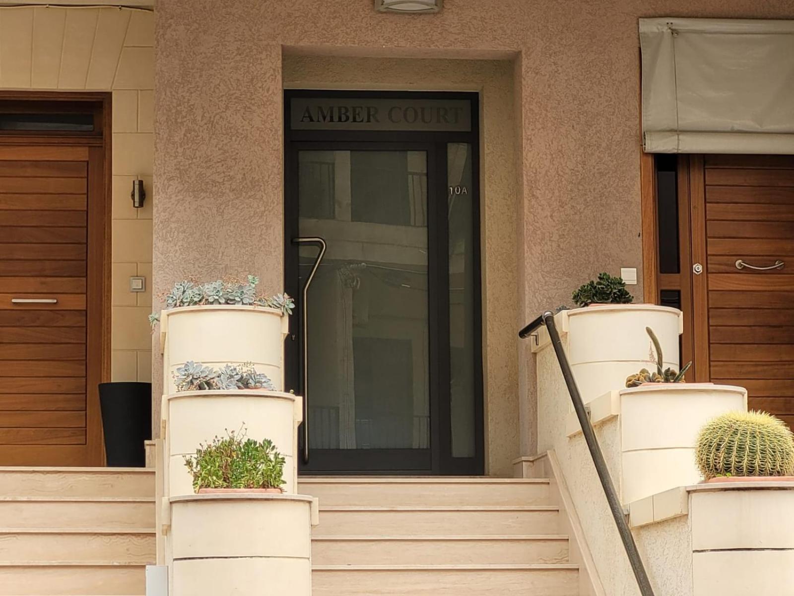 Large Apartment In Marsascala. Sleeps 6 Marsaskala Exterior foto