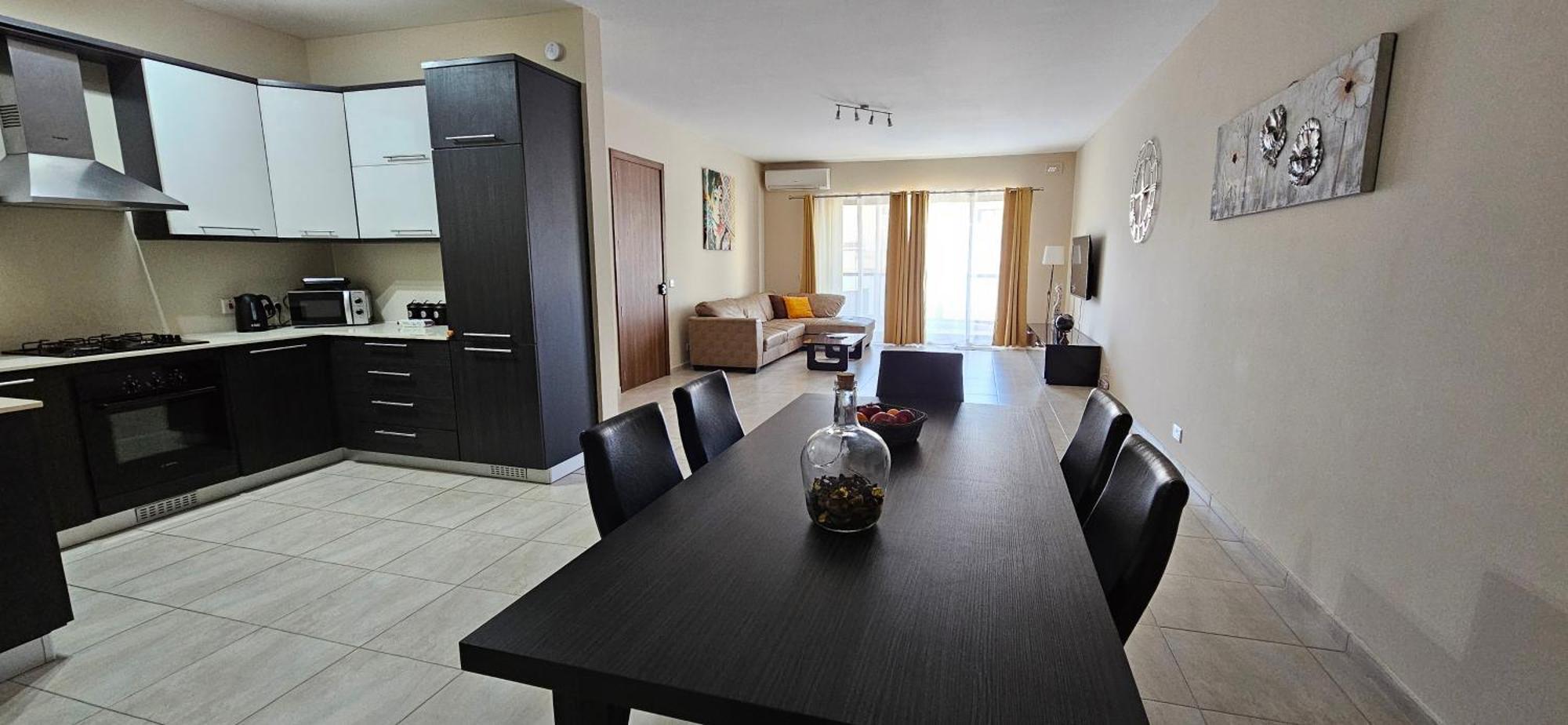 Large Apartment In Marsascala. Sleeps 6 Marsaskala Exterior foto