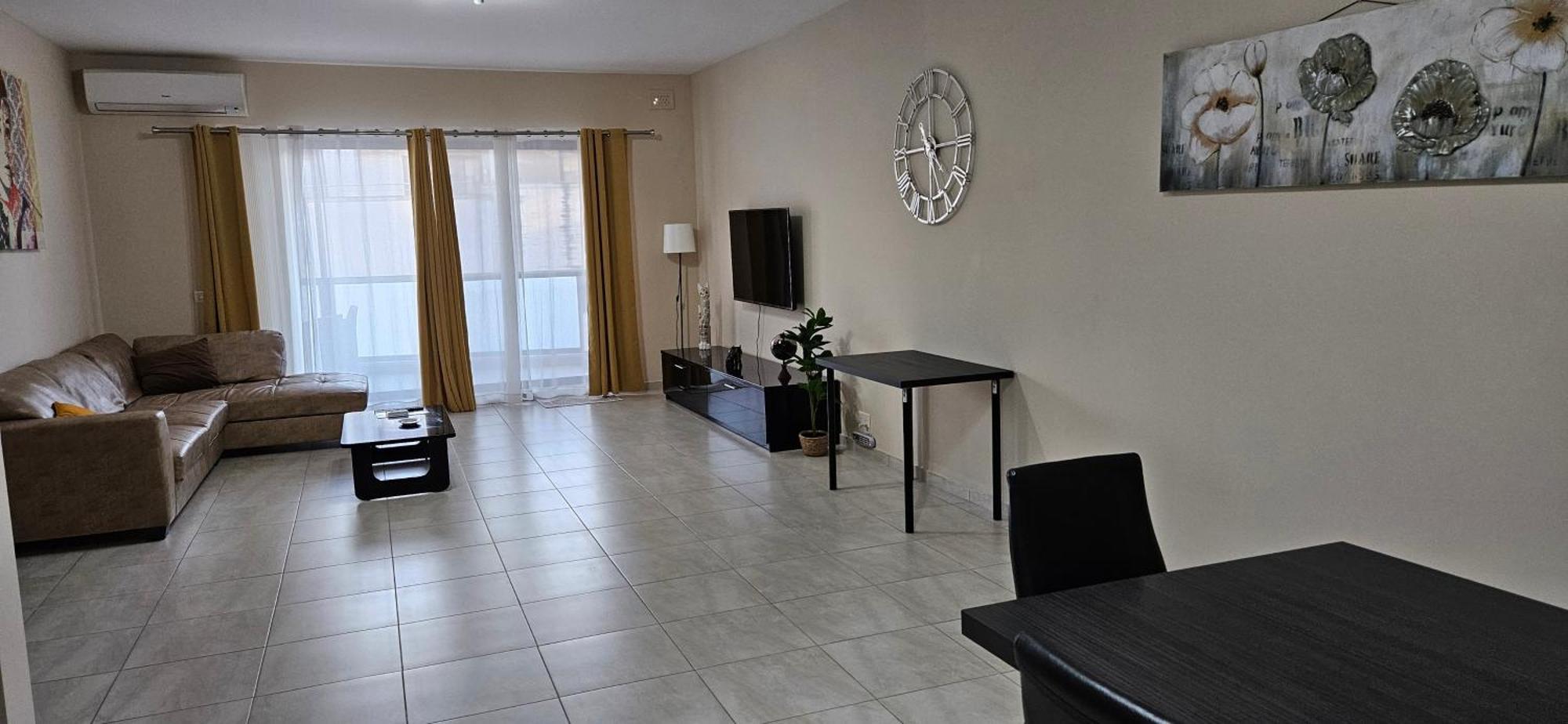 Large Apartment In Marsascala. Sleeps 6 Marsaskala Exterior foto
